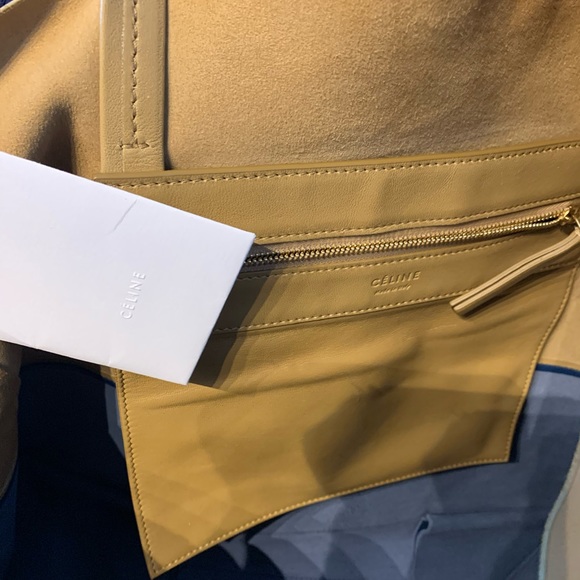 Celine Horizontal Bi-color Cabas - Picture 9 of 13